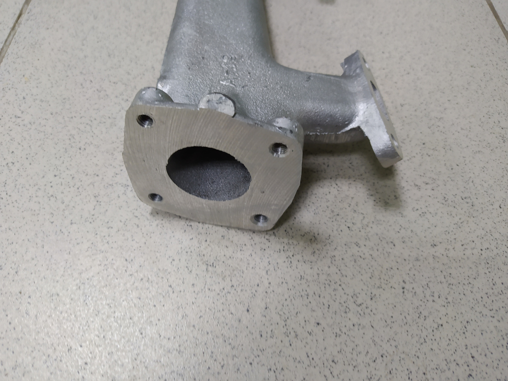 Труба водяная левая 238-1003291-В