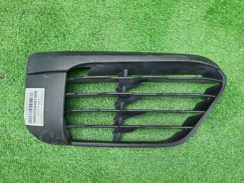 Решетка переднего бампера правая BMW X1 F48 15-19