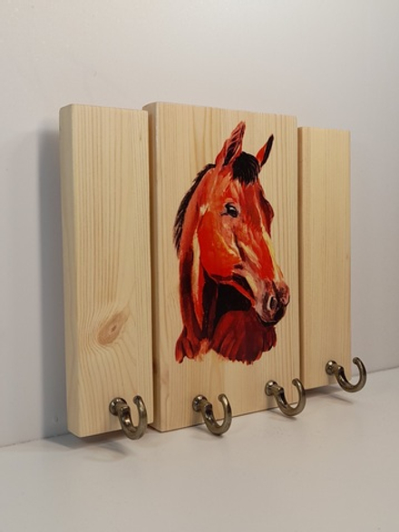 Ключница-вешалка с красной лошадью. 4 крючка
