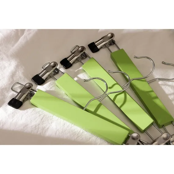 Вешалка деревянная для брюк и юбок с зажимами SAVANNA «Тэри», 28×11,5×2,8 см, цвет зелёный