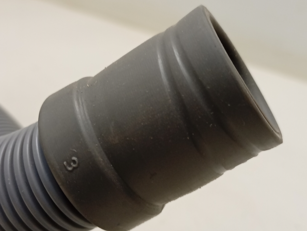 WSPE6H612A кт41 Сливной шланг для стиральной машины Beko 2803804000 б/у