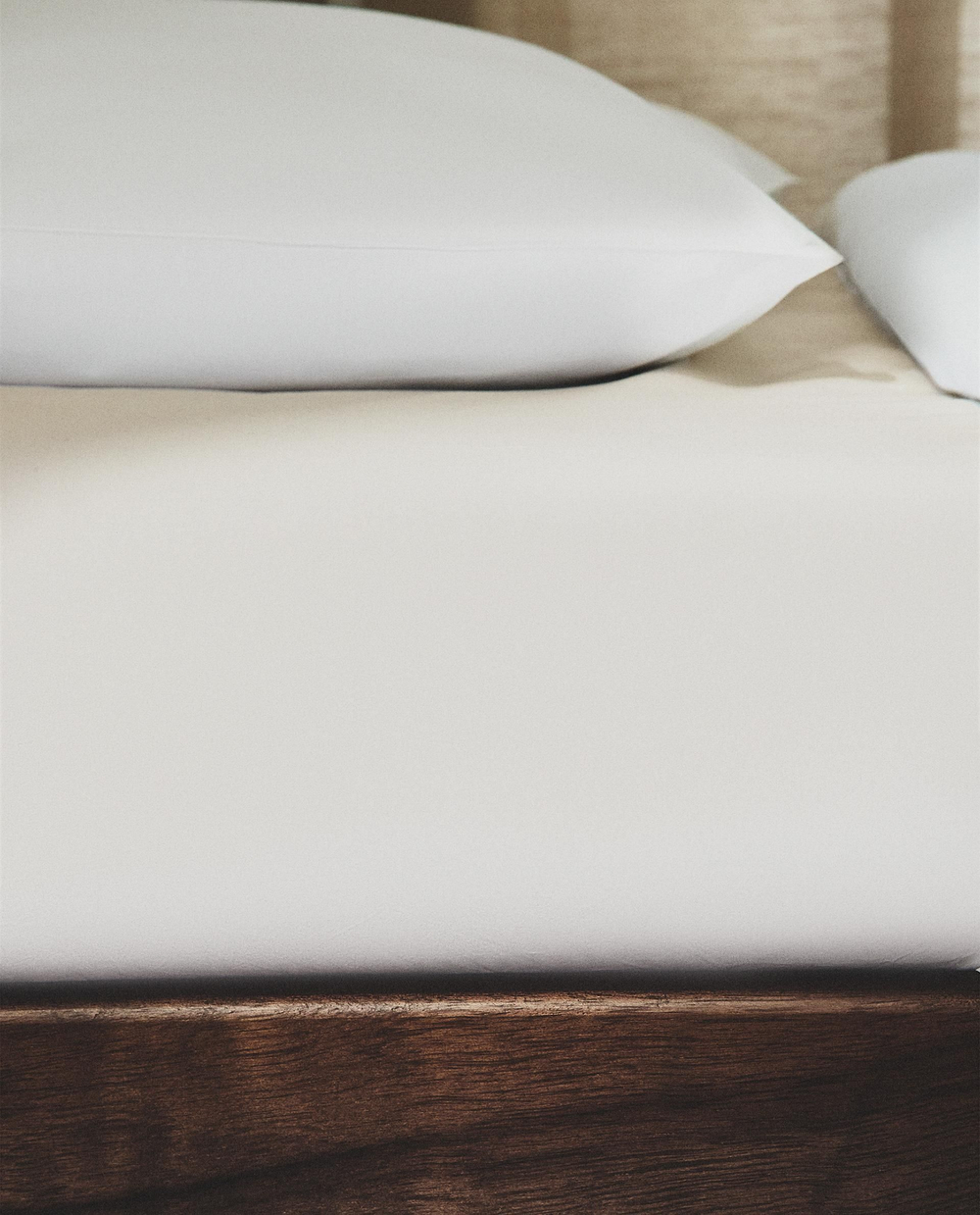 Zara Home - Простыня с ситцевой резинкой, высота 30 см (вес 300 нитей), экрю, 90х200х30 см