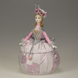 Кукла-шкатулка Барышня в парчовом платье