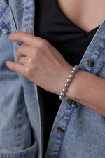 Браслет из серо-зеленого жемчуга 0,6 см на бегунке, оттенок серебро