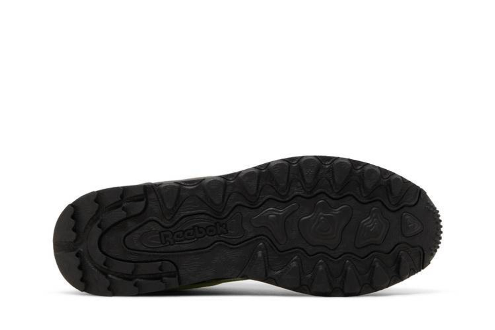 Кроссовки Pleasures X Reebok Classic Leather