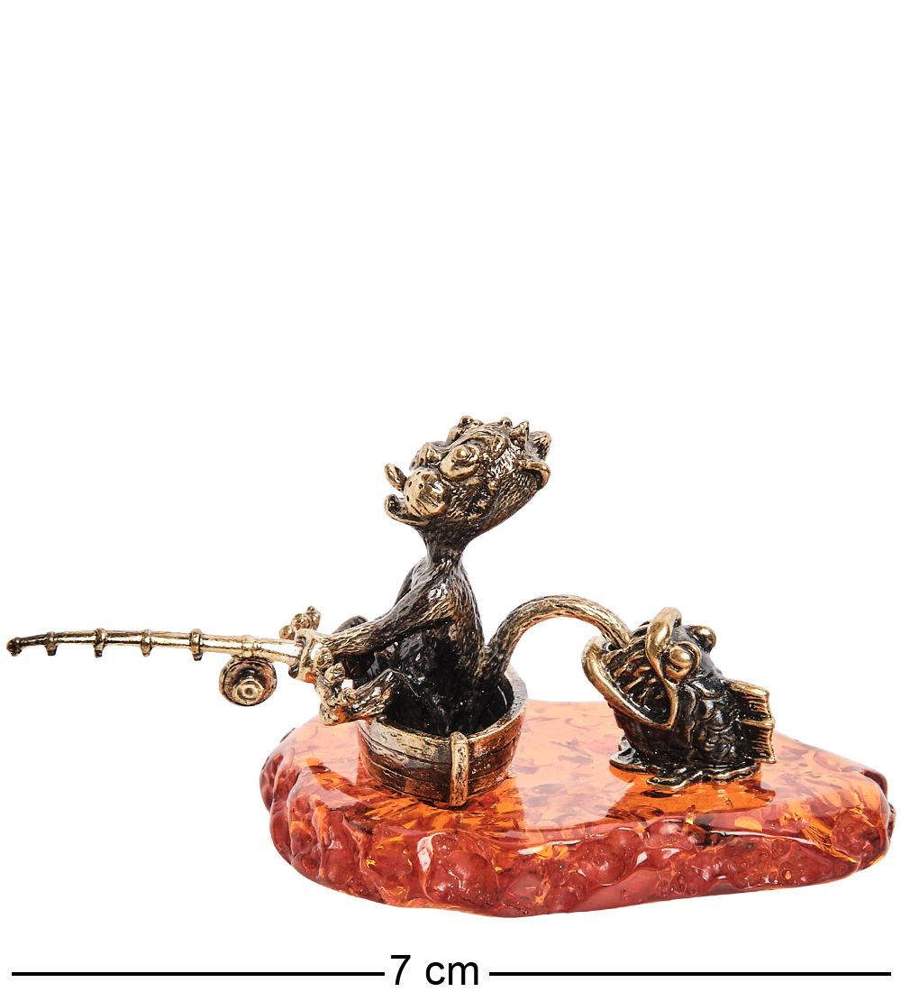 Народные промыслы AM-2046 Фигурка «Кот рыбак с пираньей» (латунь, янтарь)