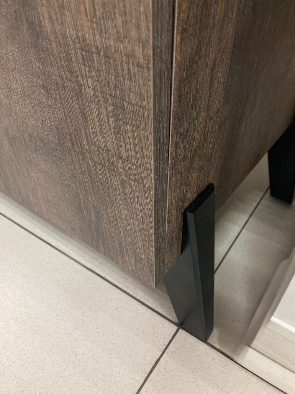 Тумба под ТВ №1 с ножками Ольга-3 дуб коми/голден Пэлас