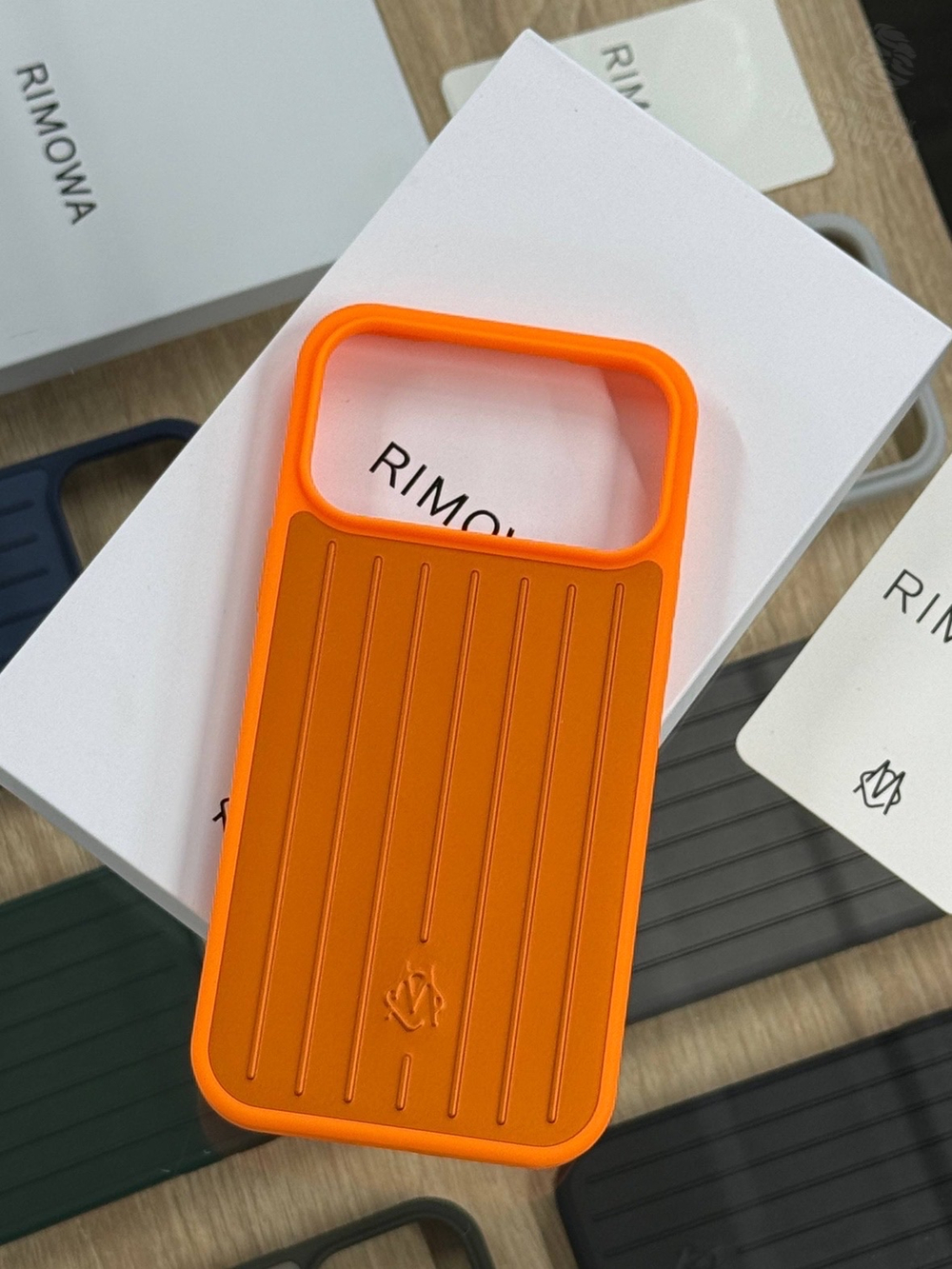 Чехол на iPhone 17 Pro Max Rimowa