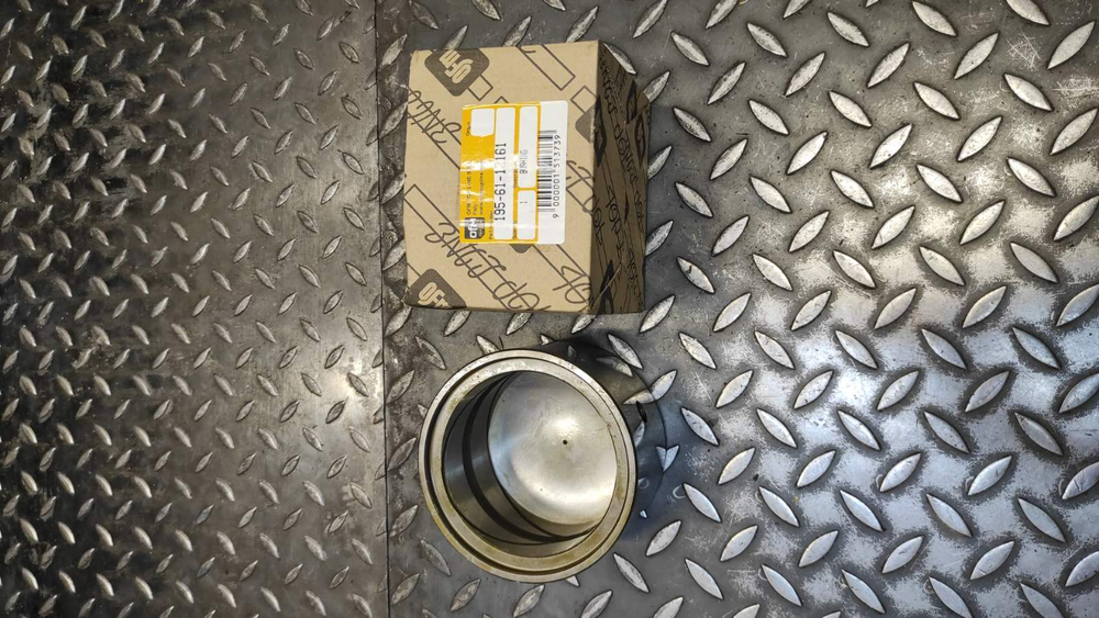 Втулка 195-61-12161