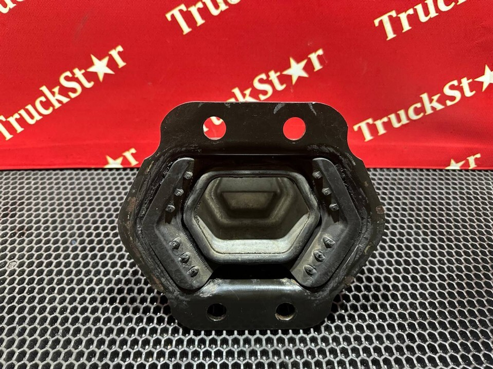 Подушка двигателя задняя 2019г