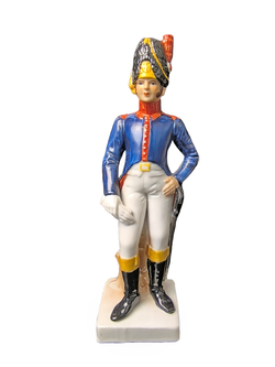 Фарфоровая статуэтка "Пехотный офицер" Франция