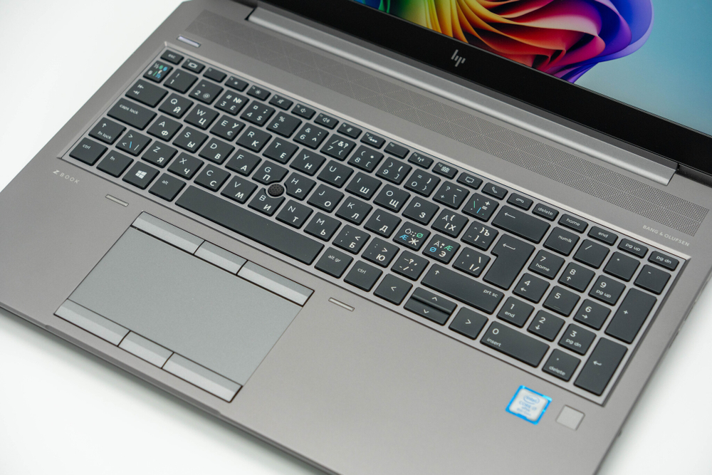 Ноутбук HP ZBook 15 G5 ( i7-8850H / Quadro P1000 )