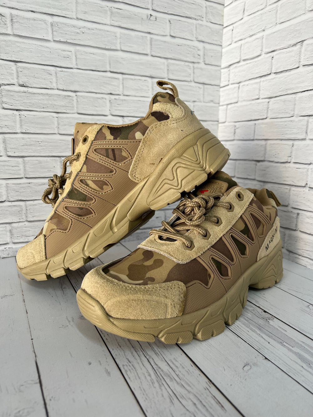 Треккинговые кроссовки Magnum / мультикам-песок