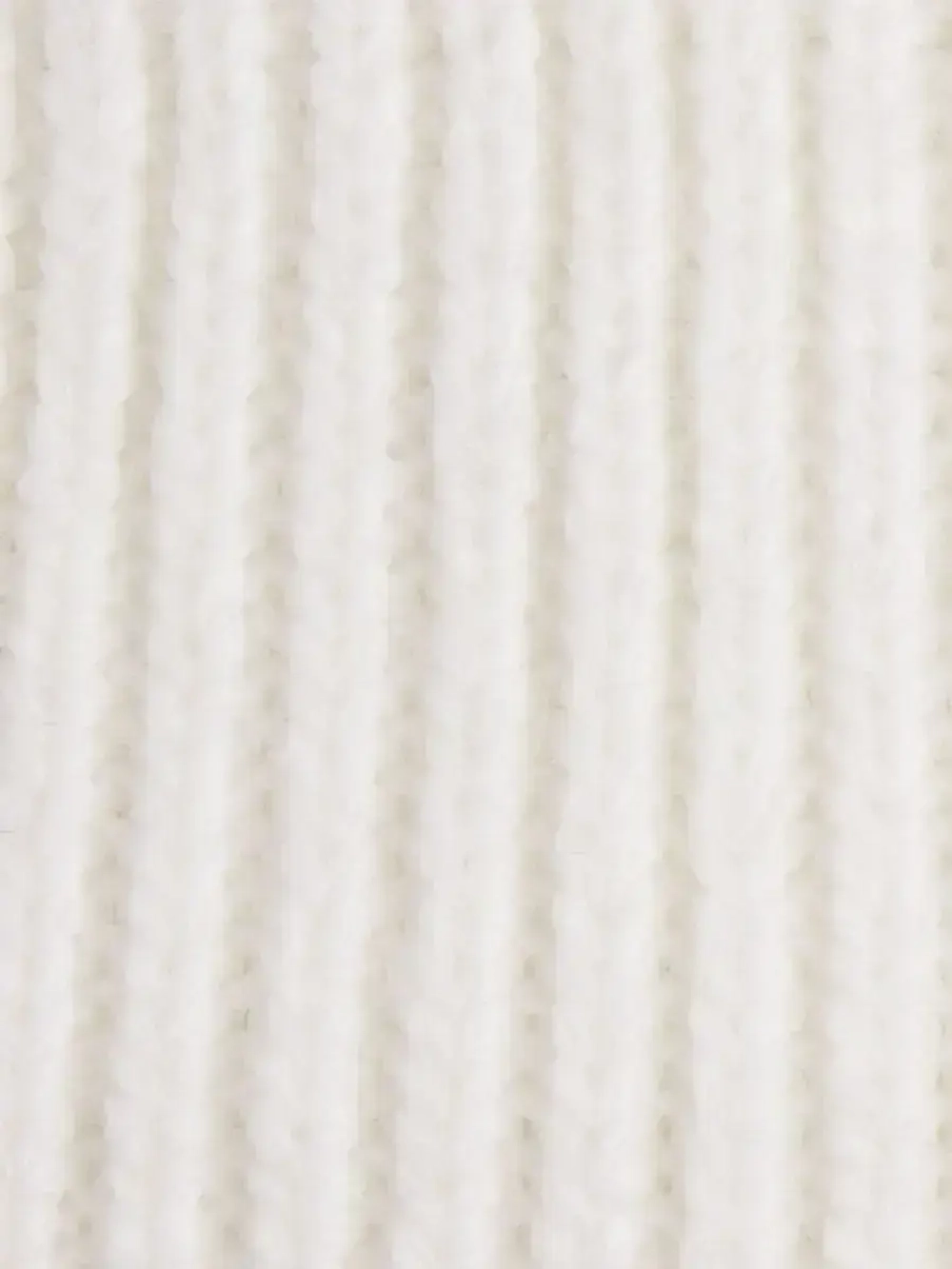 Шапка вязаная демисезонная с ушками