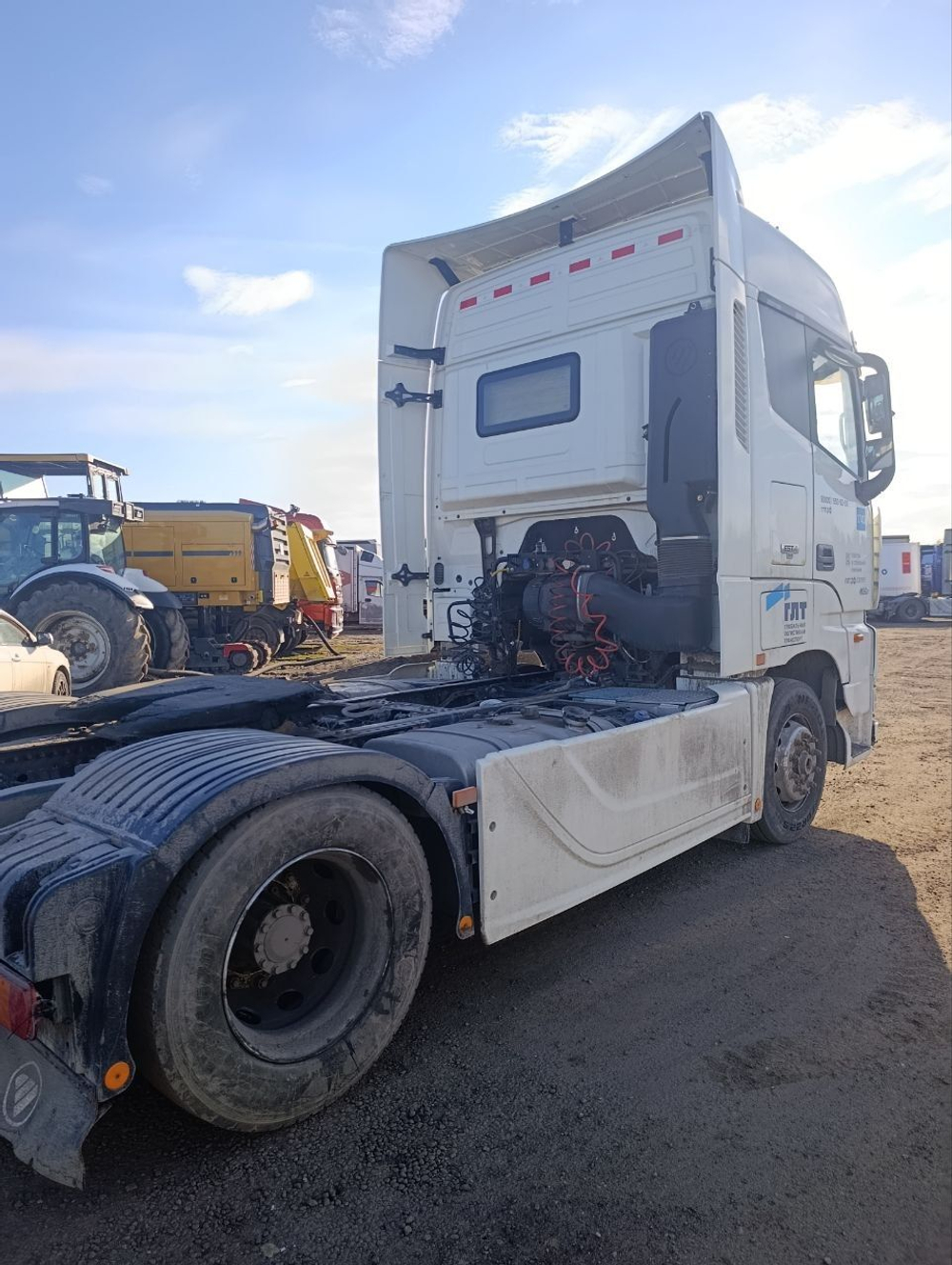 Foton AUMAN 4x2 Седельный тягач BJ4189SLFKA (Дизельный, 11,8 л, 470 л.с. АТ)