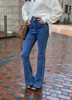 Джинсы Bootcut