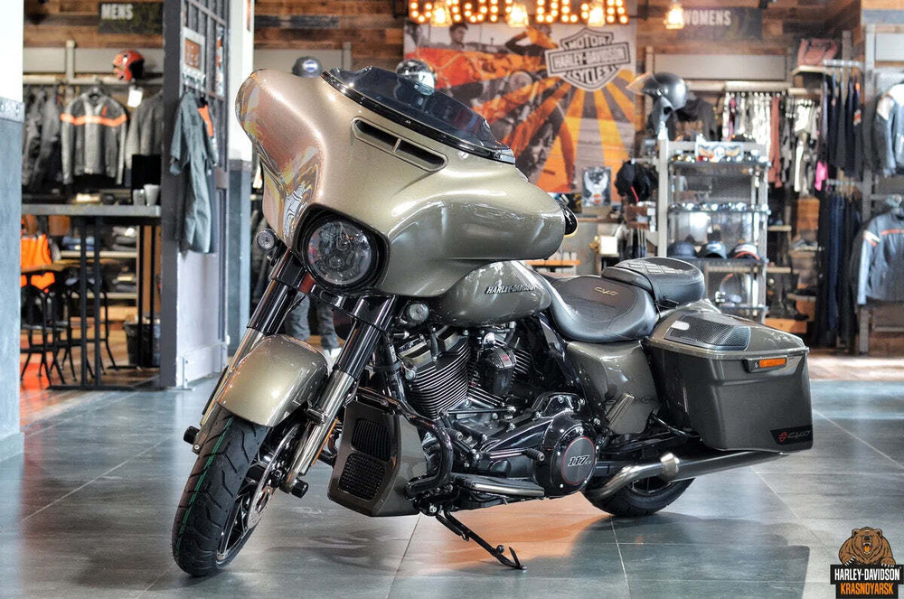 Мотоцикл Harley-Davidson CVO STREET GLIDE (Bronze Armor) с НДС