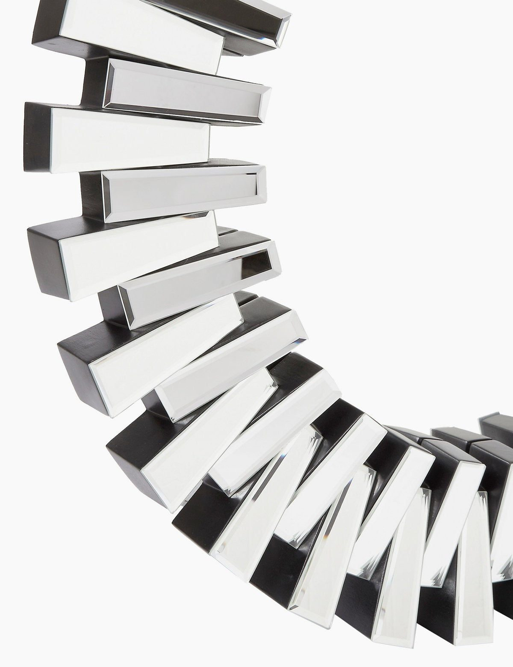 Зеркало в раме  "Дориан"