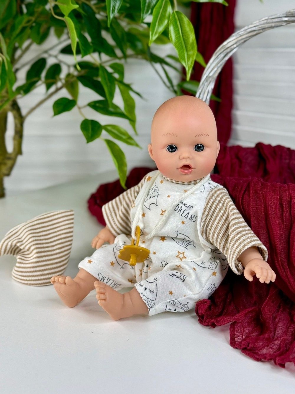 Кукла Nines 29см Golosito мягконабивная (N0624A2)