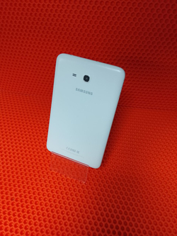 Планшет Samsung sm-t116