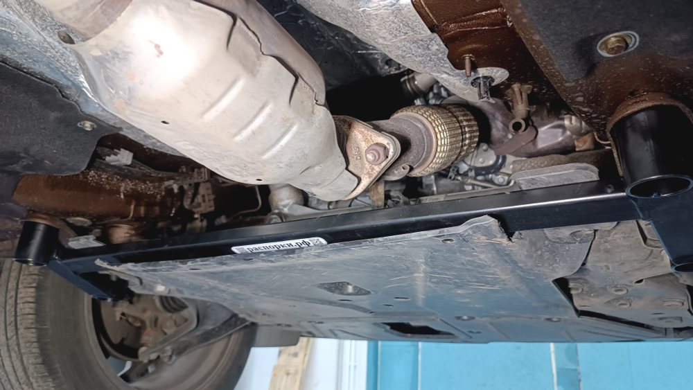 Усилитель переднего подрамника Kia Sportage (5-го поколения) NQ (ПОД ЗАКАЗ)