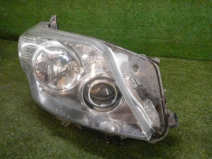 Фара правая Toyota Land Cruiser Prado 150 (2009-2013) ксенон