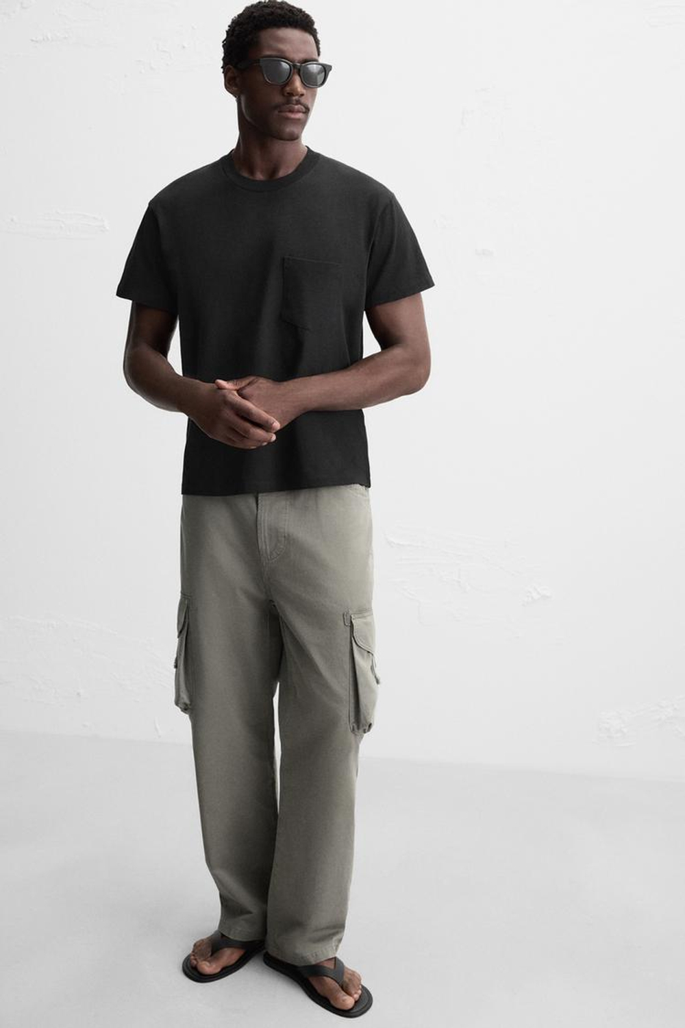 ZARA ФУТБОЛКА С КАРМАНОМ, ЧЕРНЫЙ