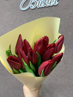 Букет 11 тюльпанов 8 Марта М-63