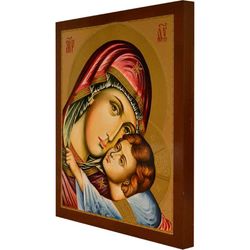 "Умиление". Писаная икона Богородицы с младенцем.