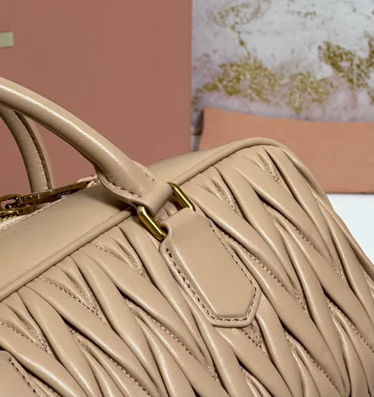 Сумка MIU MIU Arcadie matelassé из кожи наппа, пудровый
