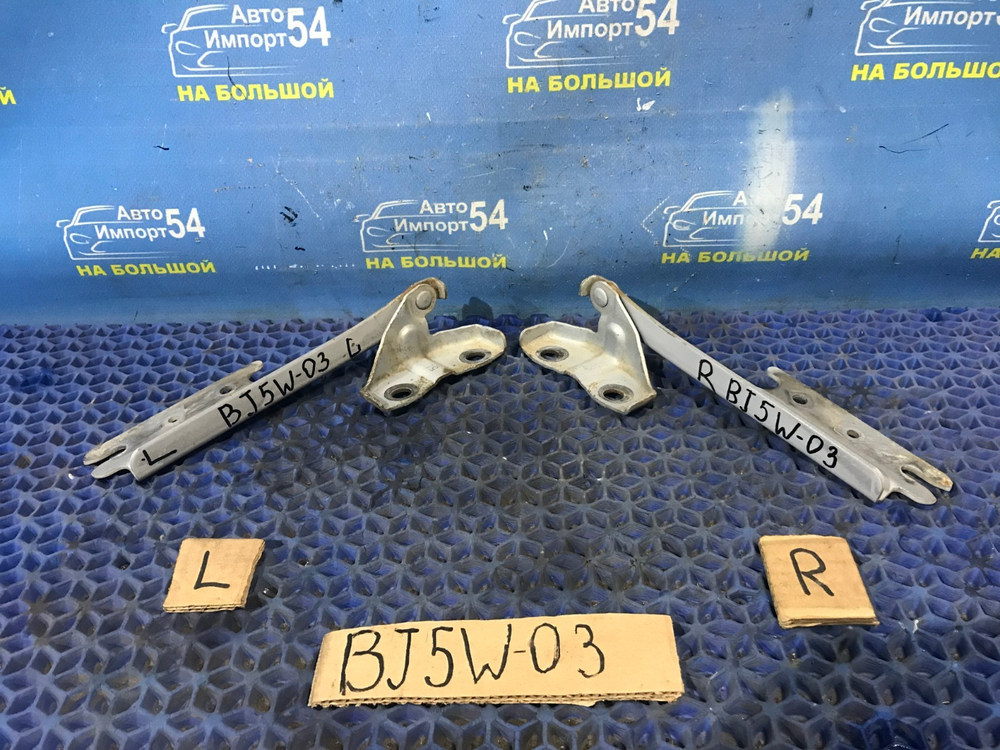 Петля капота левая MAZDA FAMILIA 2001