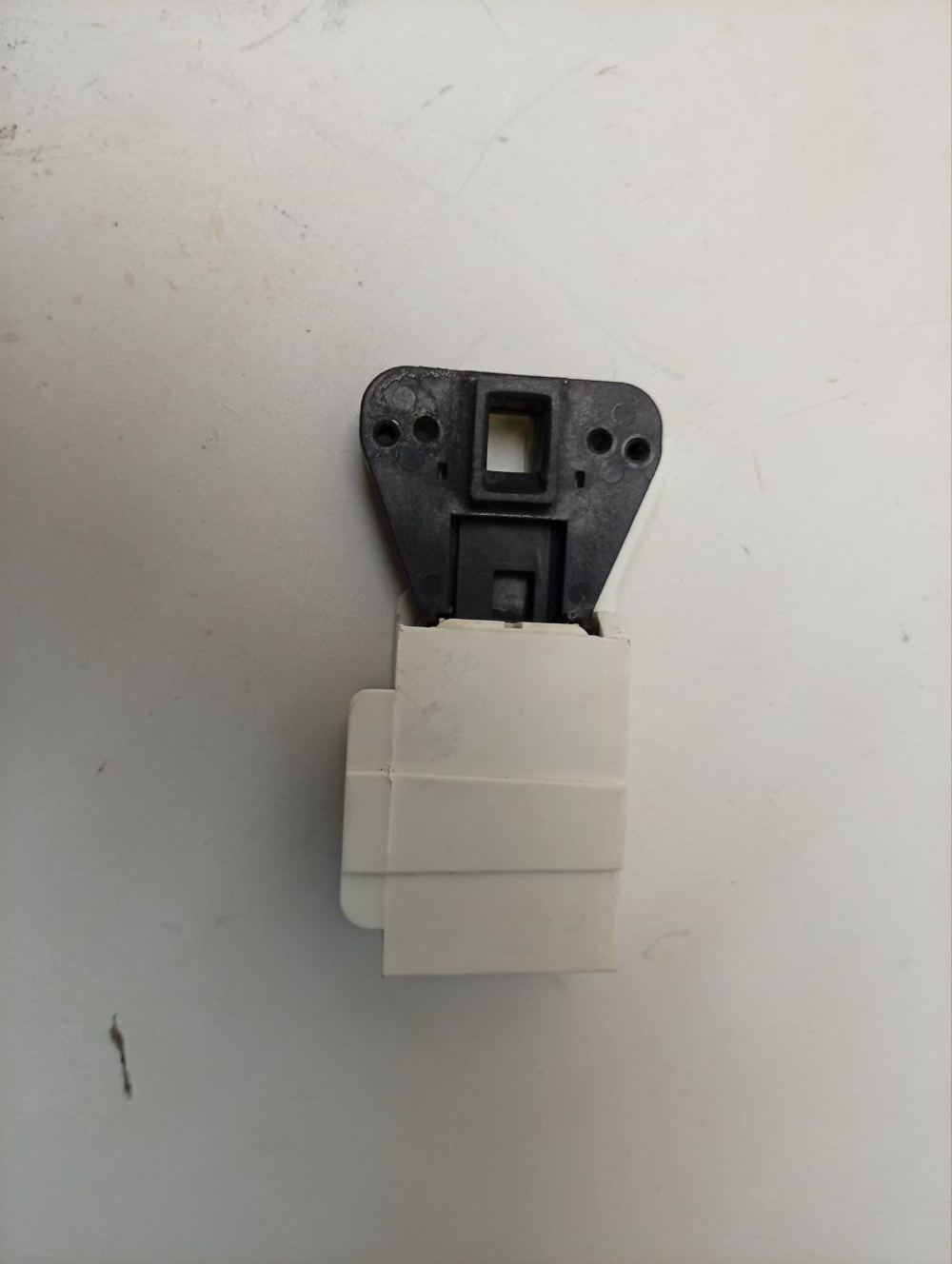 WF602W0BCWQ/LP кт23 Блокировка люка для стиральных машин Samsung DC64-01538A б/у