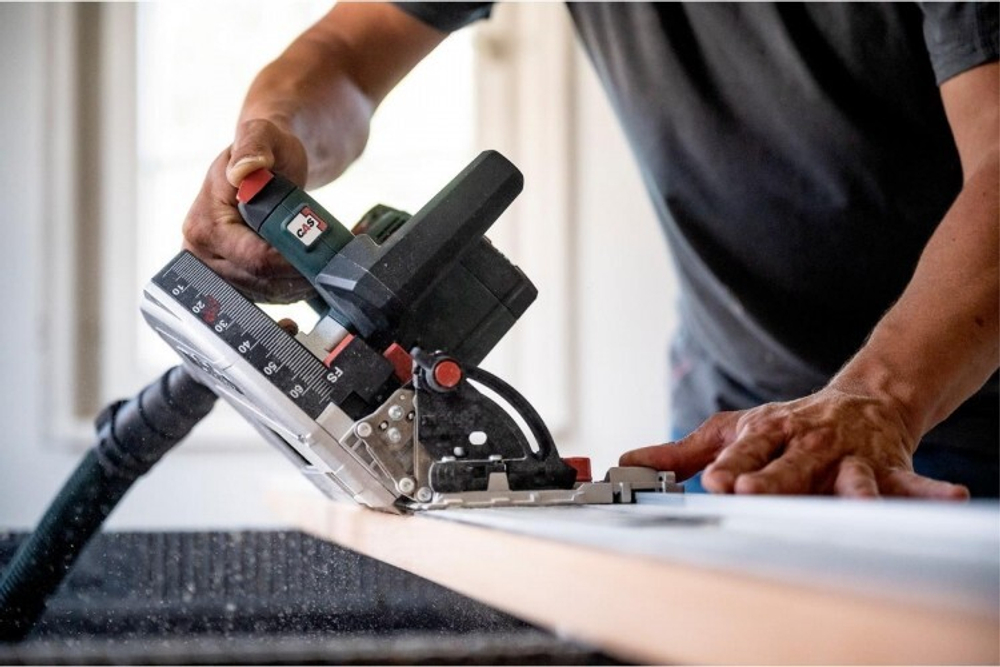 Пила циркулярная аккумуляторная METABO KT 18 LTX 66 BL 2х5.5 Ач 601866660