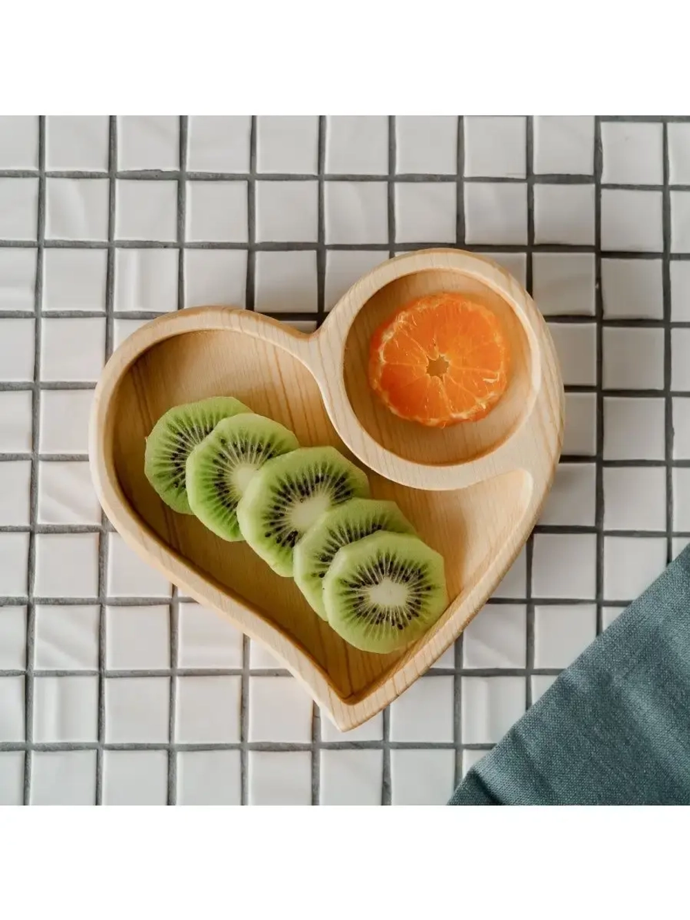 Деревянная менажница "Сердце" из кедра