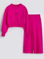 Розовый костюм для девочки на осень