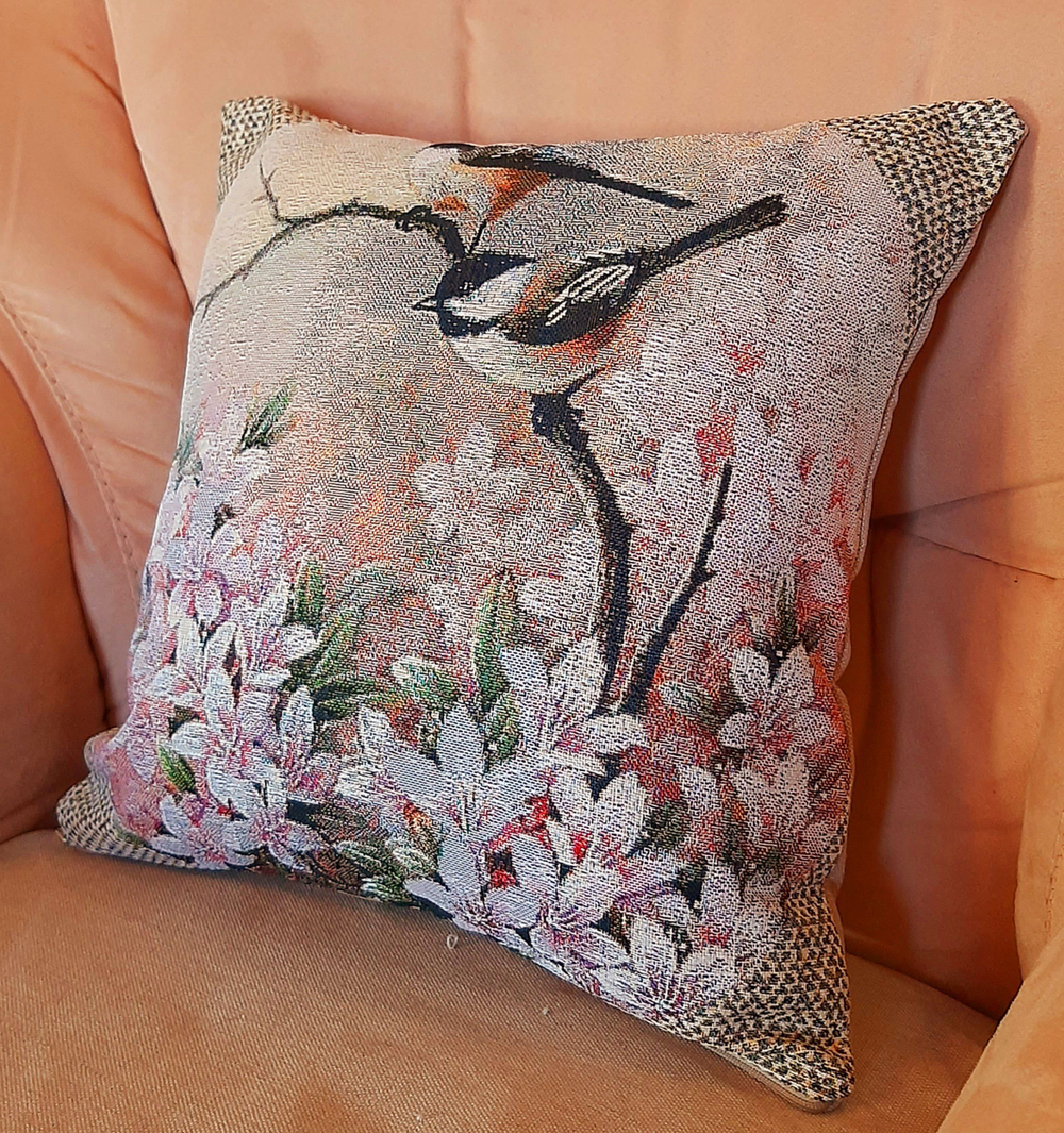 Декоративный гобеленовый чехол для интерьерной подушки Цветение 38*38