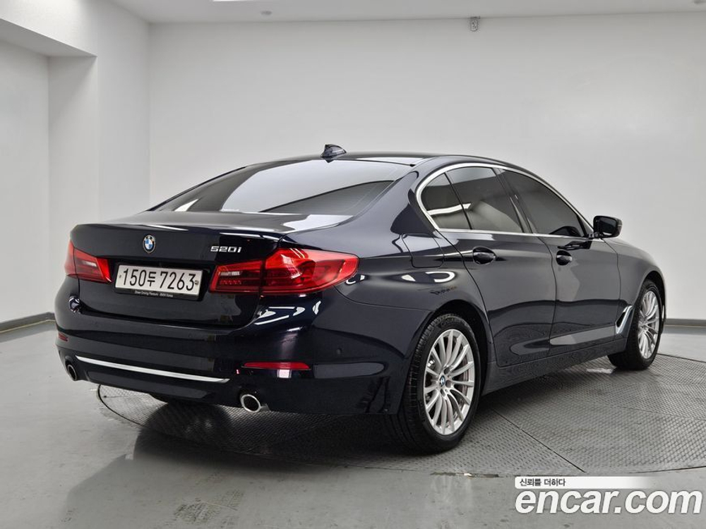 BMW 5 Series (G30) 520i Luxury (12.2019)
