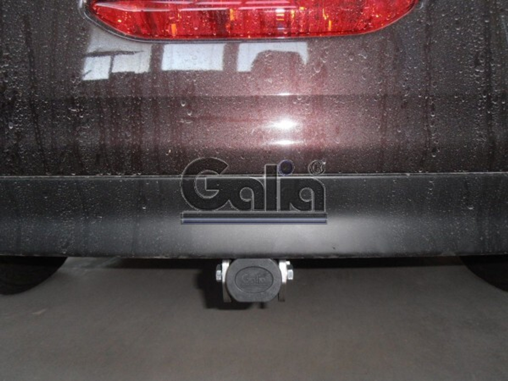 Фаркоп оцинкованный Galia P042A для Peugeot 208 хетчбек 2012-, Citroen C3 2016-(паспорт и сертификат в комплекте)(без электрики)
