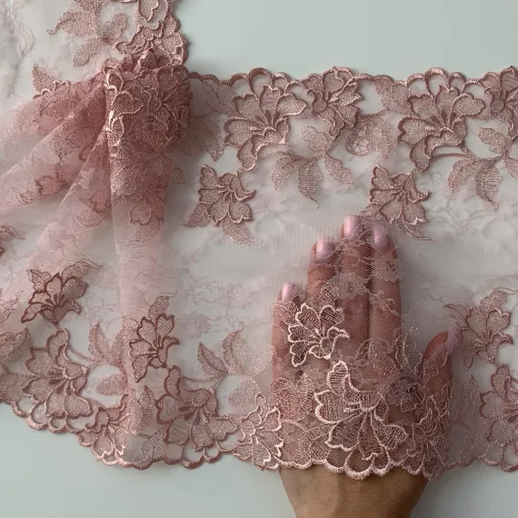 Вышивка на сетке пыльно-розовая 24 см