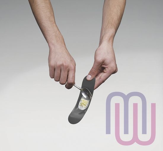 Пресс для чеснока Joseph Joseph Rocker серый