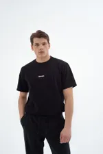 Купить Футболка SOME PEOPLE Черная Футболка SOME PEOPLE Черная