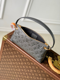 Louis Vuitton Pochette Sevres