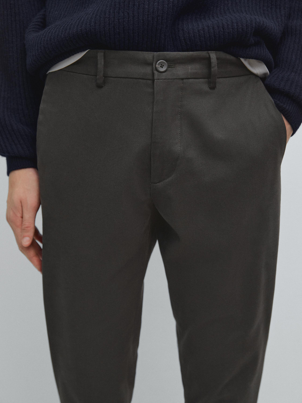 Massimo Dutti Зауженные брюки из саржи, серый