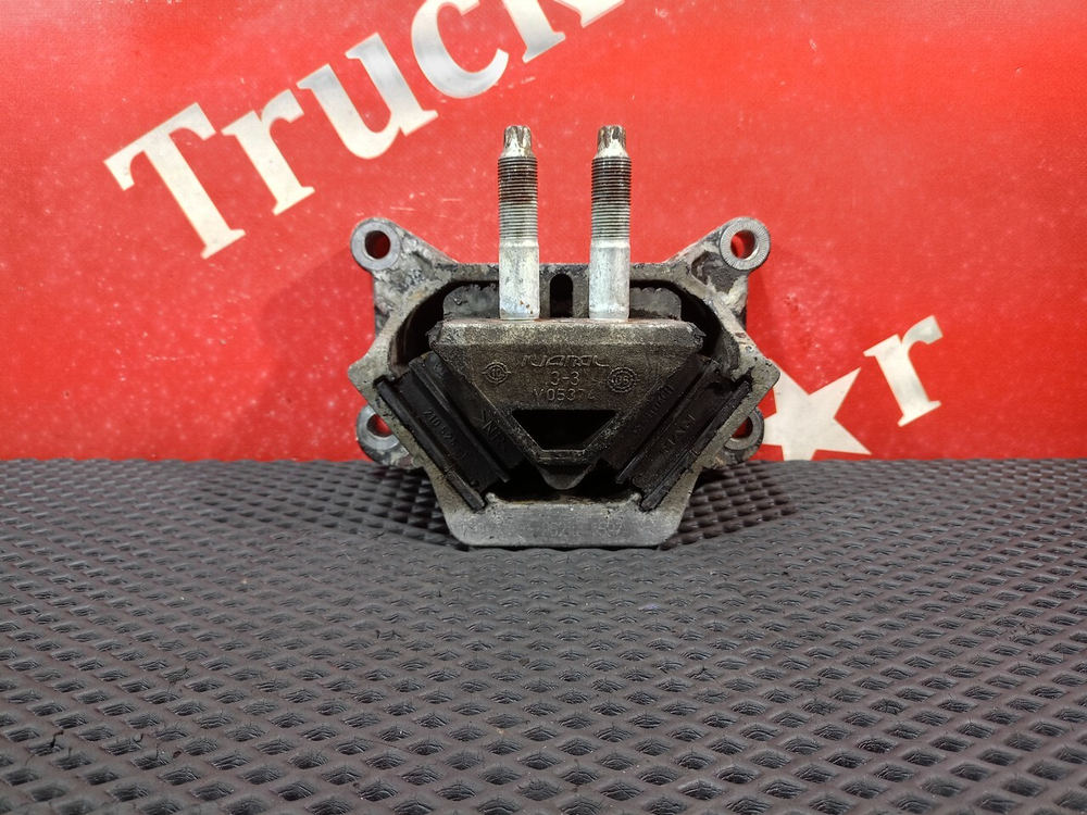 Подушка двигателя задняя