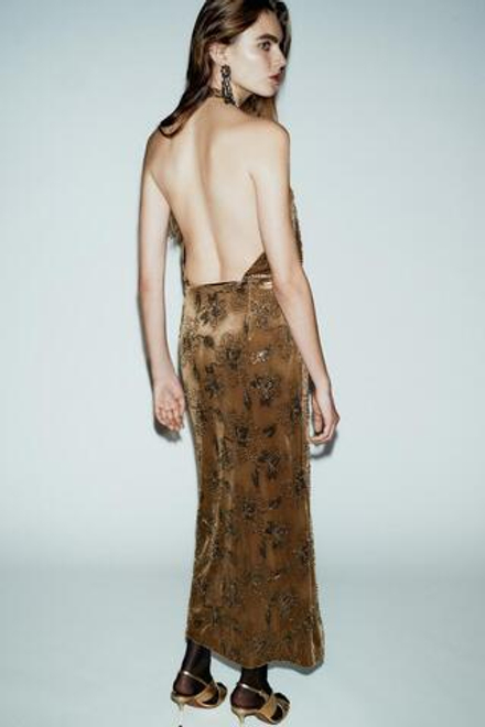 ZARA БАРХАТНОЕ ПЛАТЬЕ МИДИ С ПАЙЕТКАМИ, ОХРА