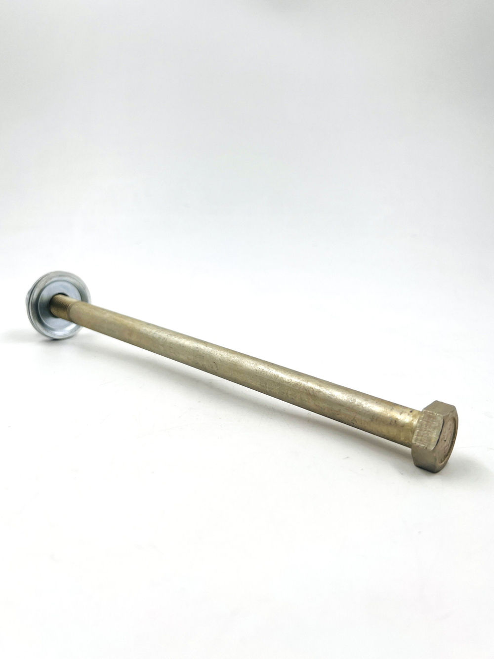 Ось (болт) верхнего рычага ВАЗ 2101-2107 в сборе