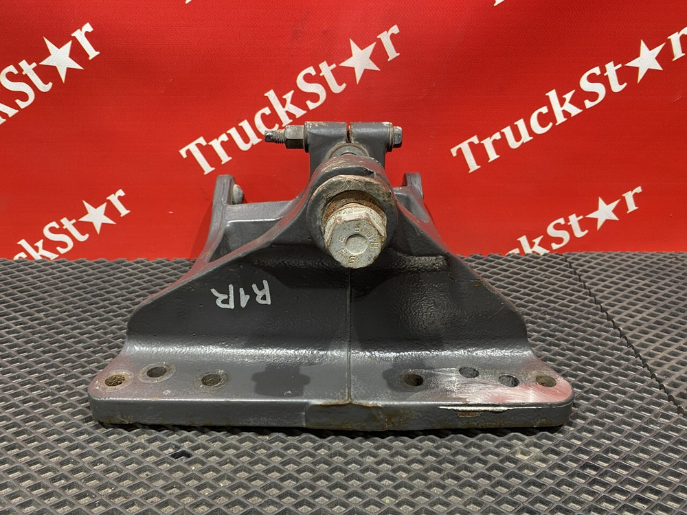 Кронштейн полурессоры передней