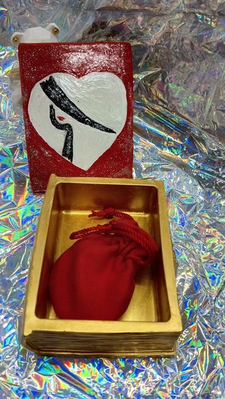 Kitab şəklində qutu 6