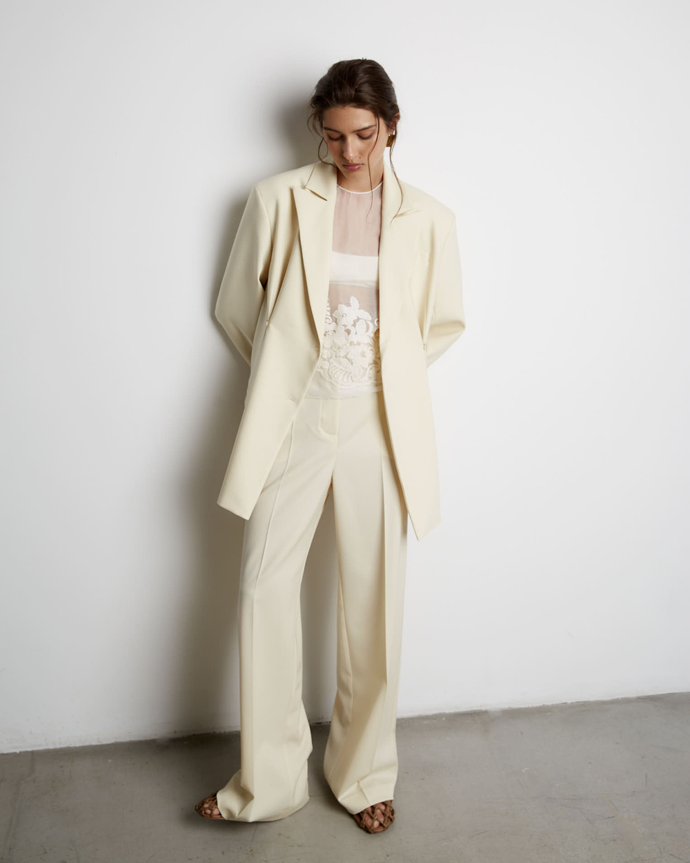 Брюки из шерсти молочный