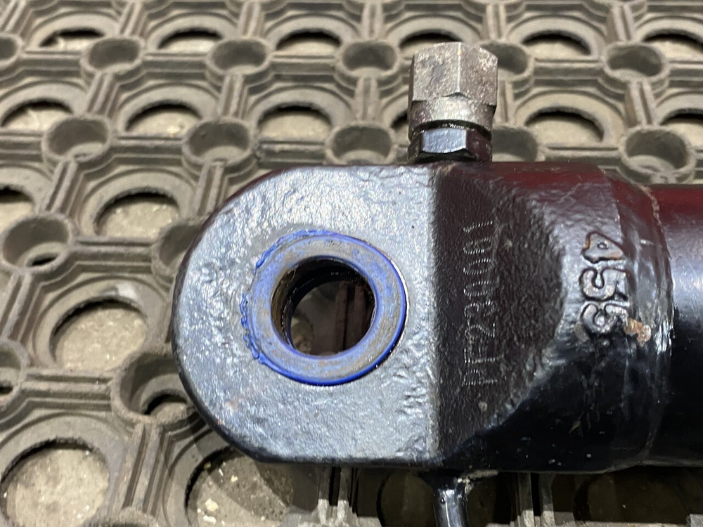 Цилиндр подъема кабины 2023г